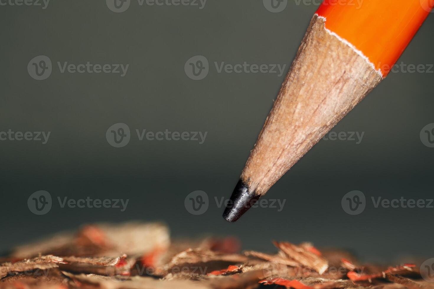 pencil close-up,pencil close-up,sharpened pencil,sharp pencil tip, graphite tip, close-up, wood shavings photo