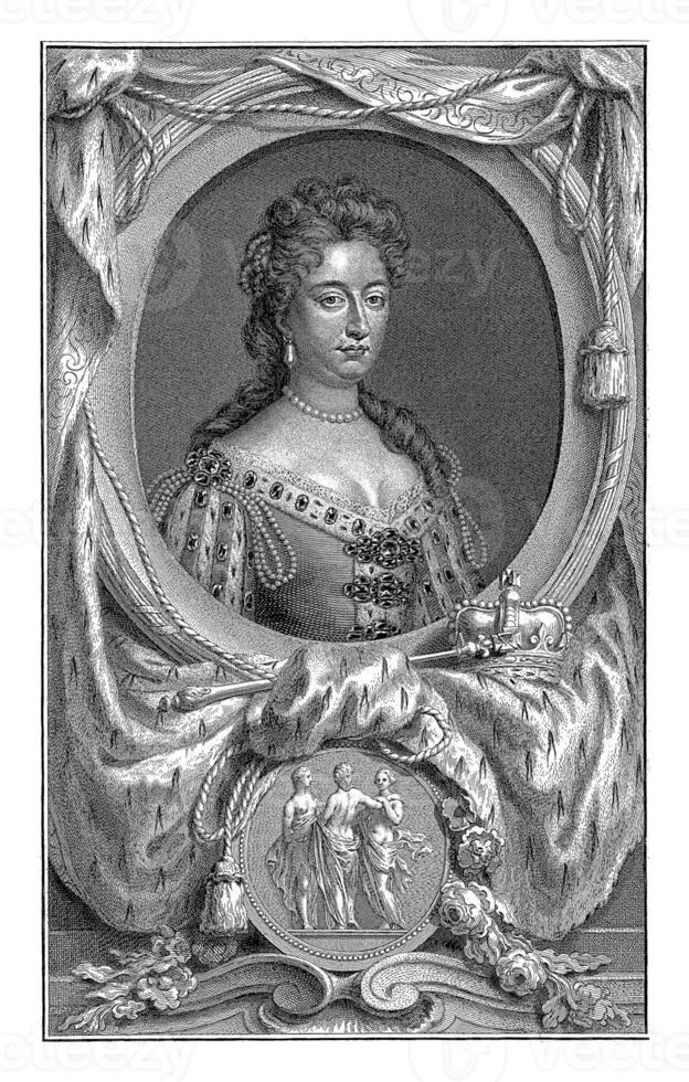 Portrait of Mary II Stuart, Jacob Houbraken, after Gottfried Kneller, 1744 photo