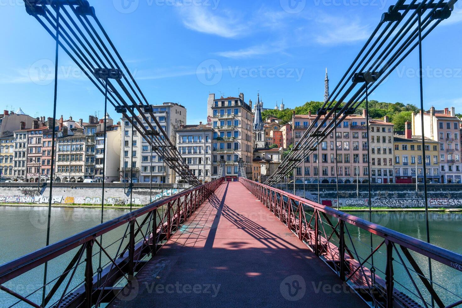 pasarela Santo Vincent - León, Francia foto