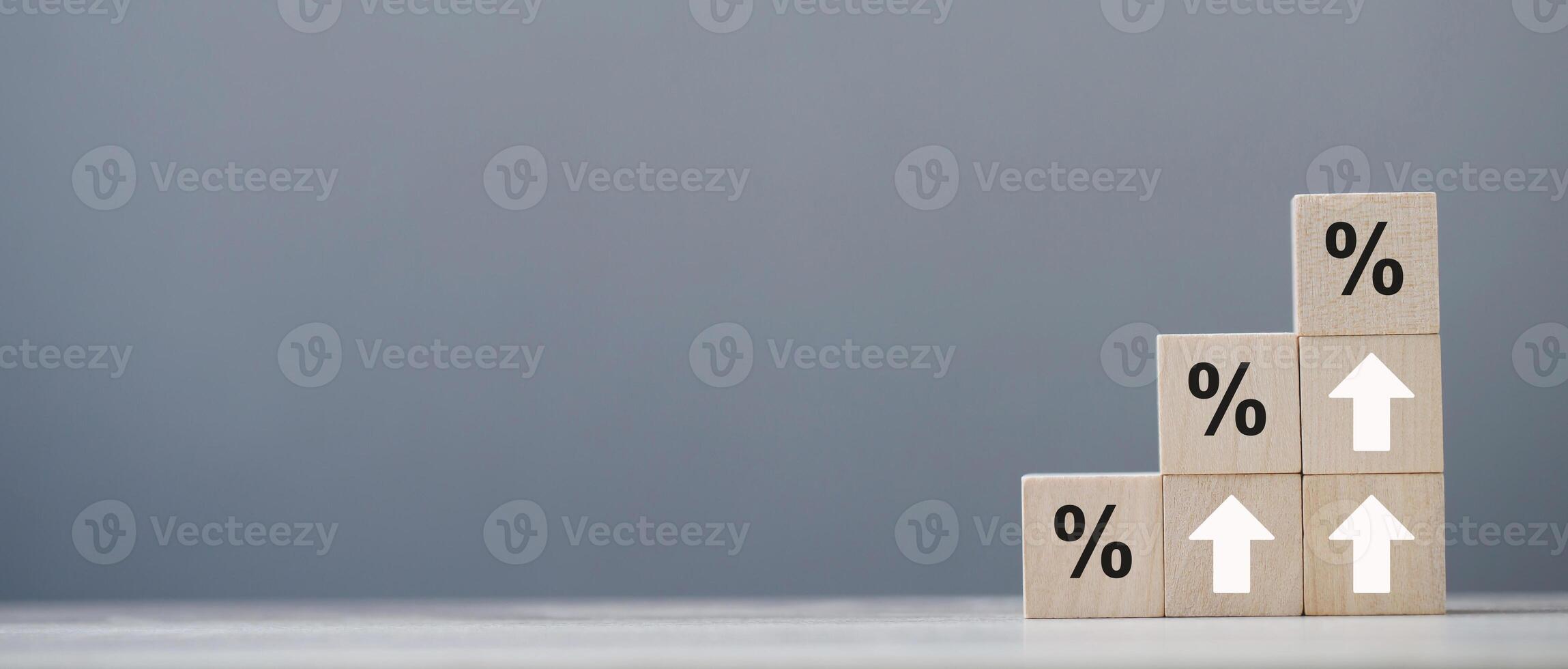 wood cube block with growth according to business goals photo