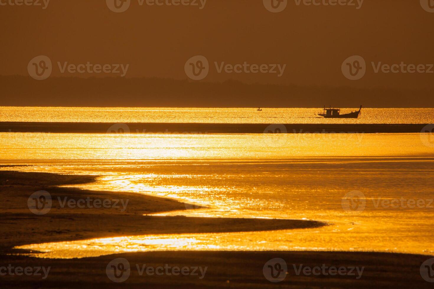 amanecer playa a Oceano en tropicana foto