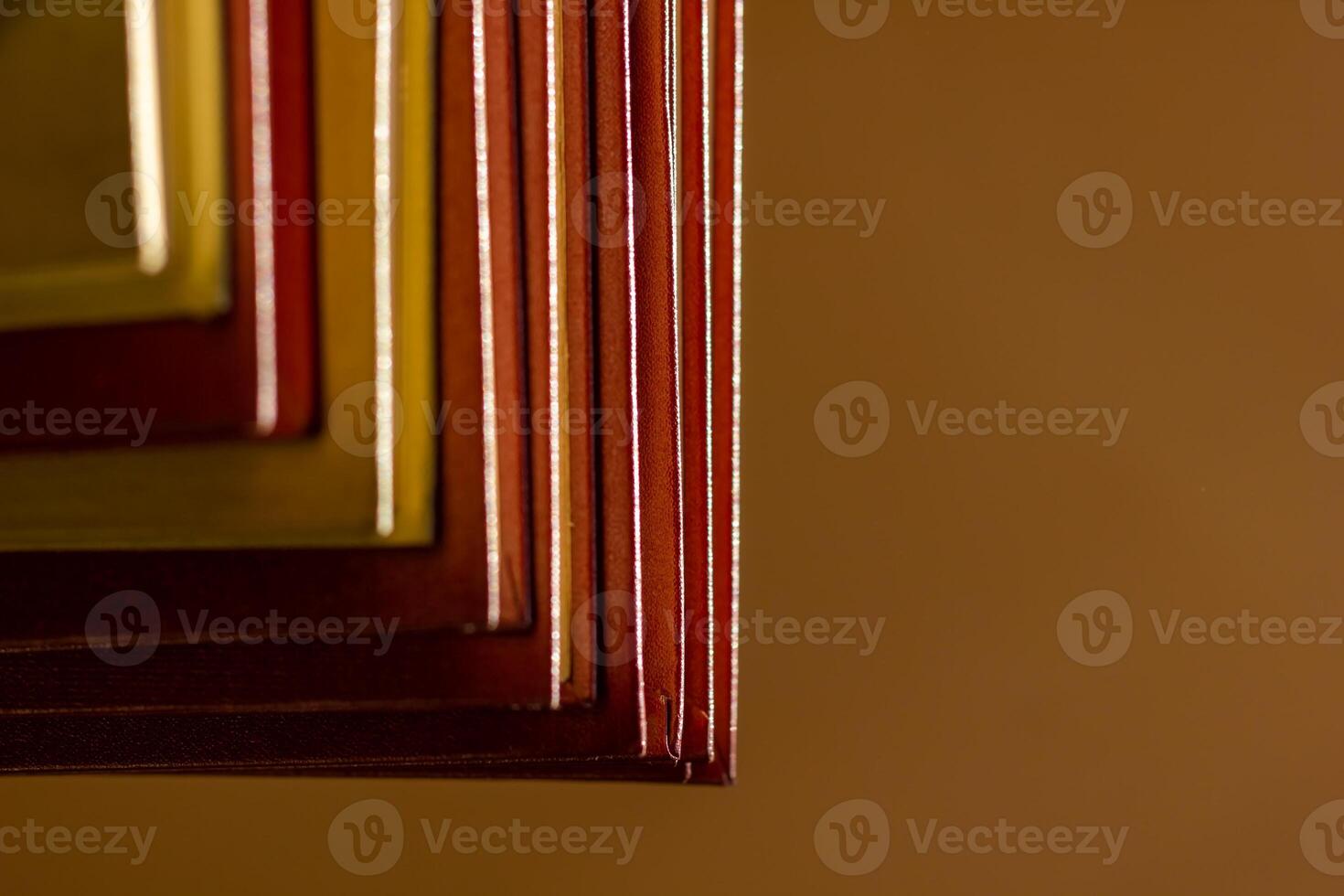 stack of books on the table, pile of books, books background photo