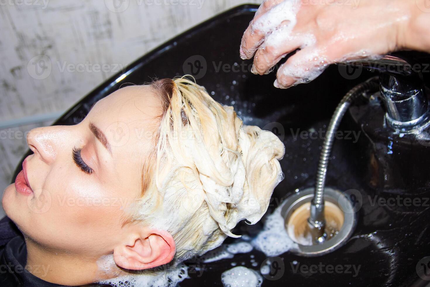 person in the spa salon, woman in beauty salon photo