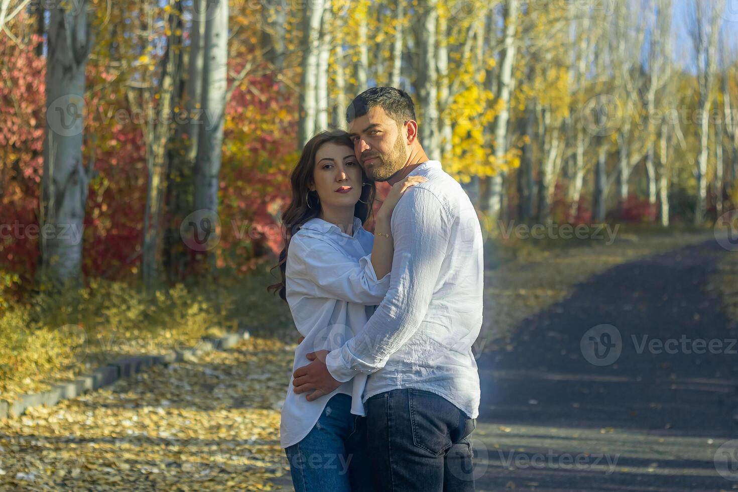 romántico Pareja en el jardín, Pareja en el naturaleza foto