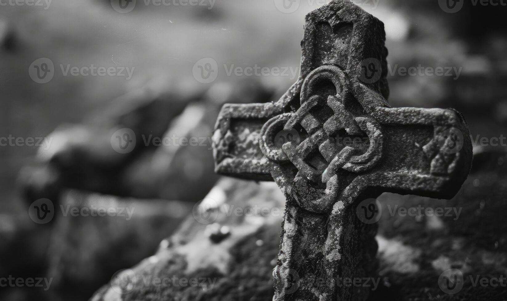 ai generado negro y blanco imagen de un céltico cruzar en un tumba en un cementerio, Copiar espacio foto