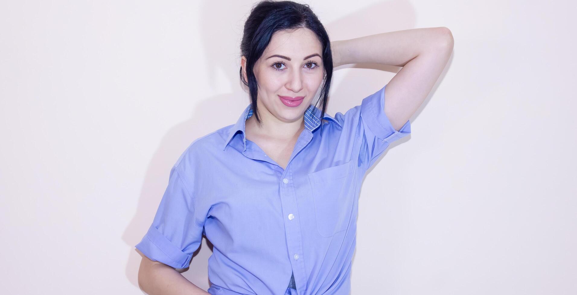 portrait of a woman in studio, portrait of a pretty girl photo