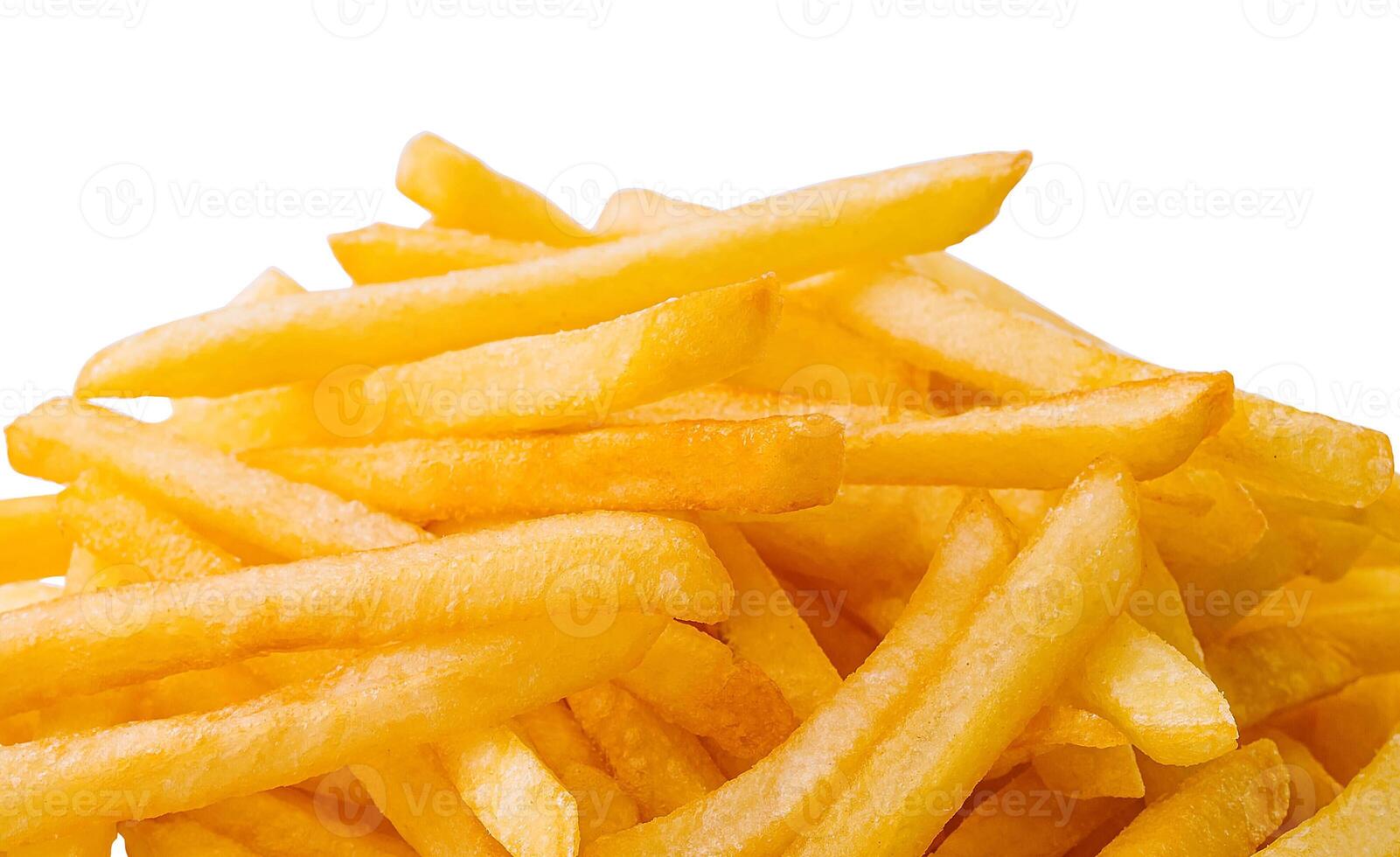 francés papas fritas cerca arriba en blanco antecedentes foto