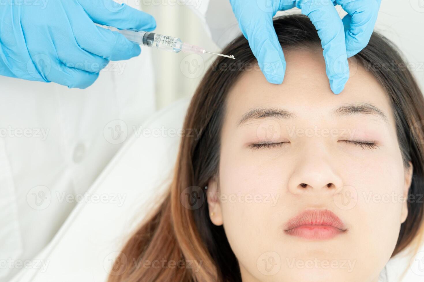 Cosmetic surgery, skin whitening injection, filler injection, Skin reface, beautiful Asian girls receive beauty treatments at beauty clinic, skincare, pore rejuvenation, wrinkle, baby face photo