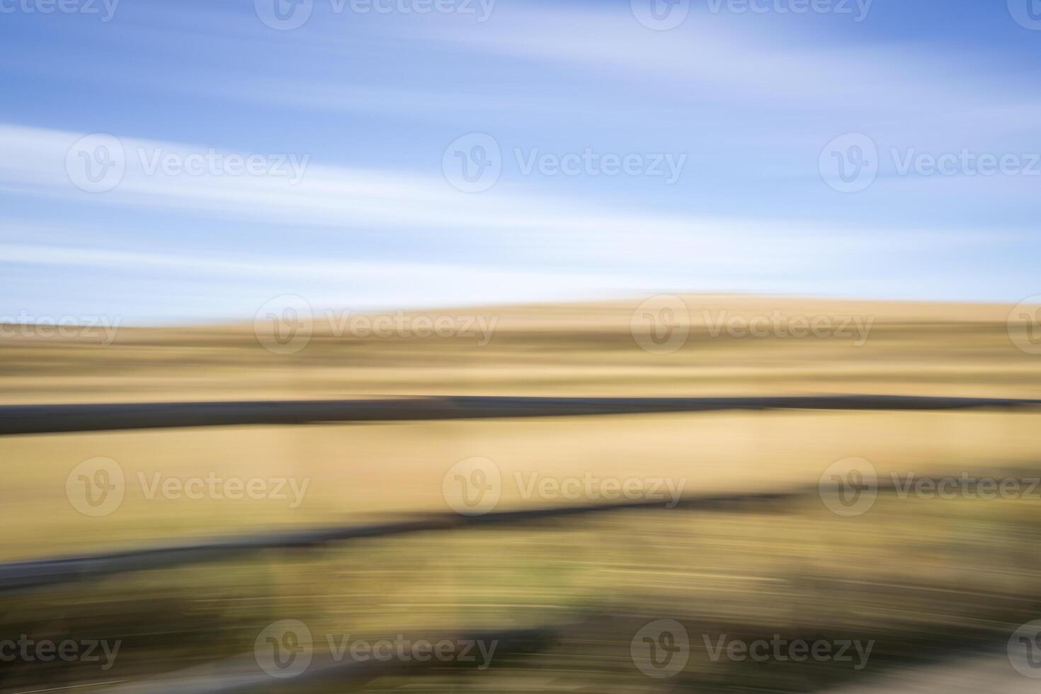 naturaleza movimiento difuminar resumen en pastel colores - Colorado pradera a lo largo bicicleta sendero con un de madera cerca foto