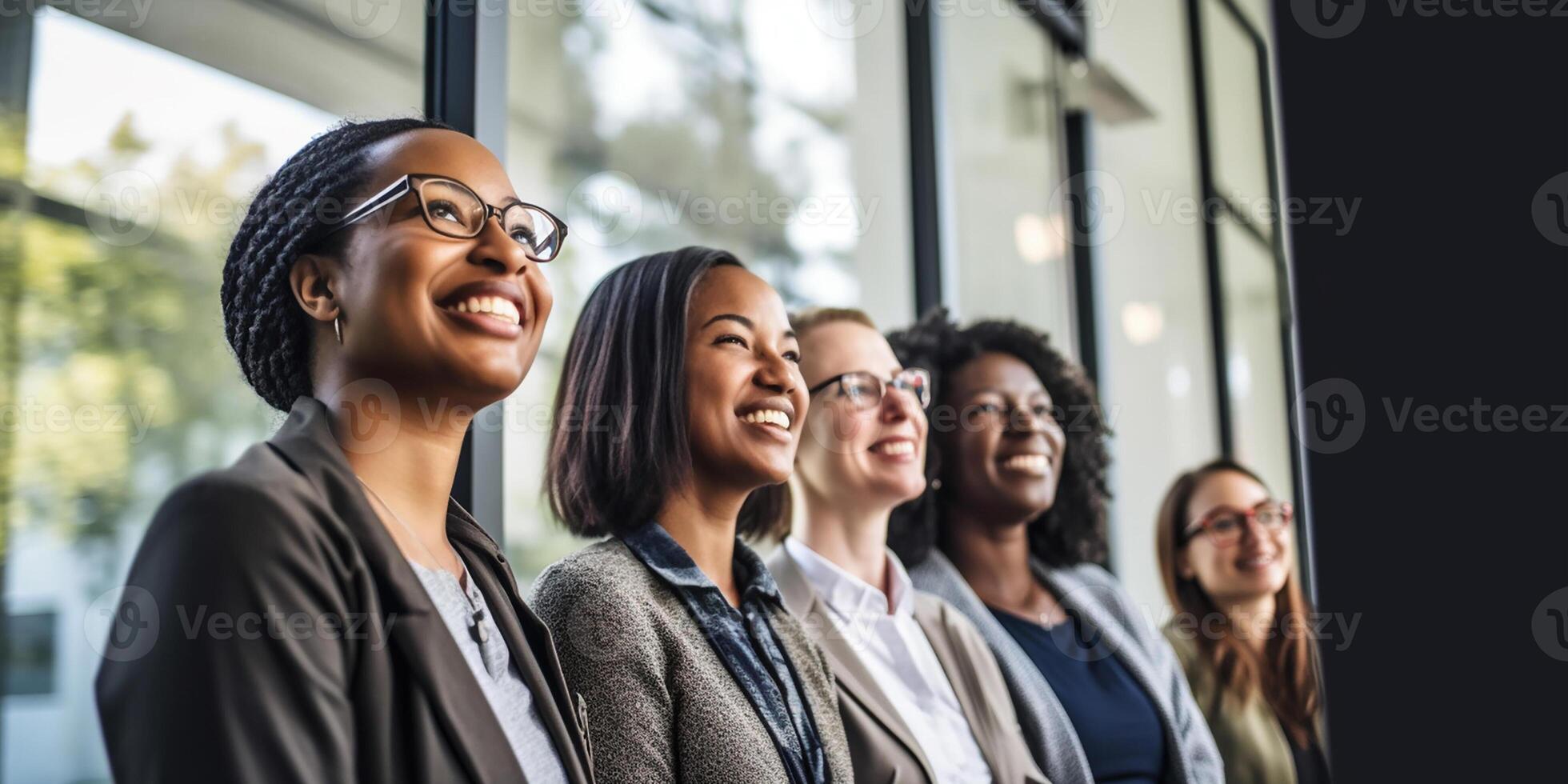 ai generado un grupo de mujer de diferente nacionalidades en negocio trajes. trabajo en equipo. feminismo foto