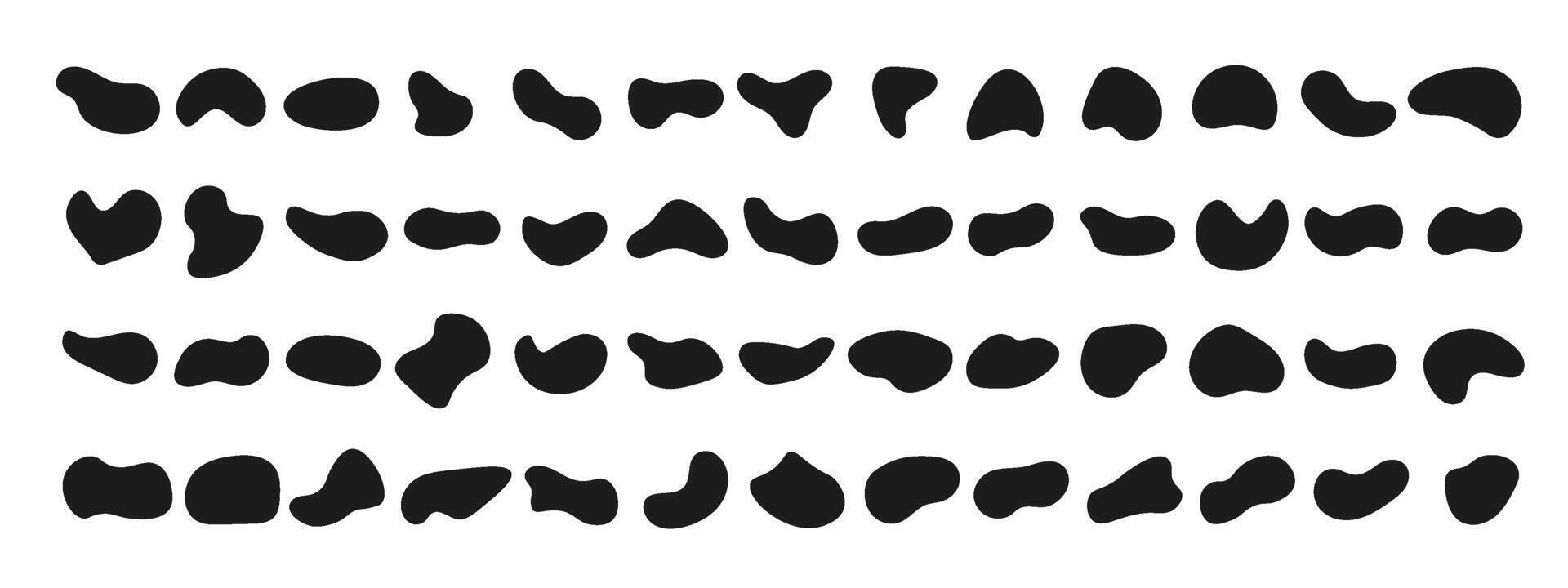 conjunto gota formas . arbitrario cifras de irregular forma. negro resumen manchas, líquido elementos. tinta manchas y Guijarro siluetas vector ilustración