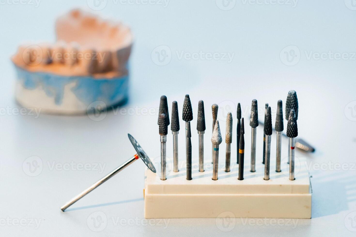 Grinding tools and drills for dental technicians photo