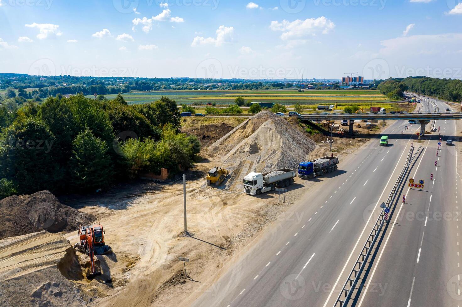 construcción sitio. construcción de un planta para el producción de asfalto. foto