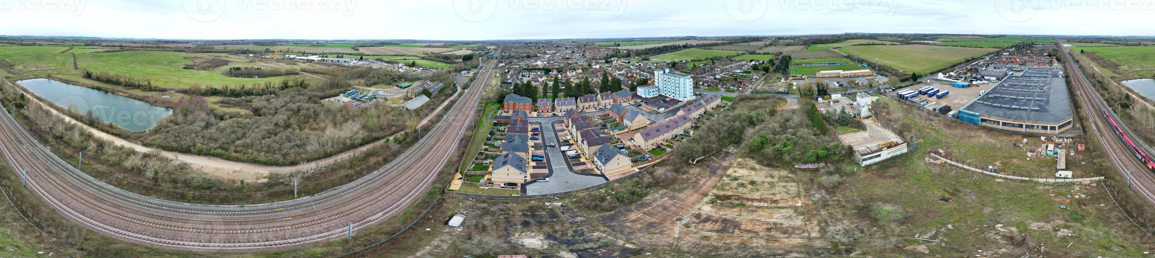 alto ángulo panorámico ver de arseley pueblo de Inglaterra Reino Unido. el imágenes estaba capturado durante nublado y lluvioso día de feb 28, 2024 foto