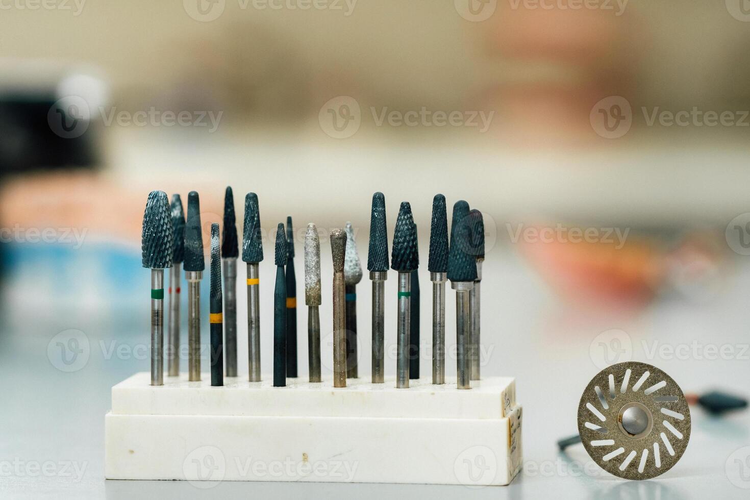 Grinding tools and drills for dental technicians photo