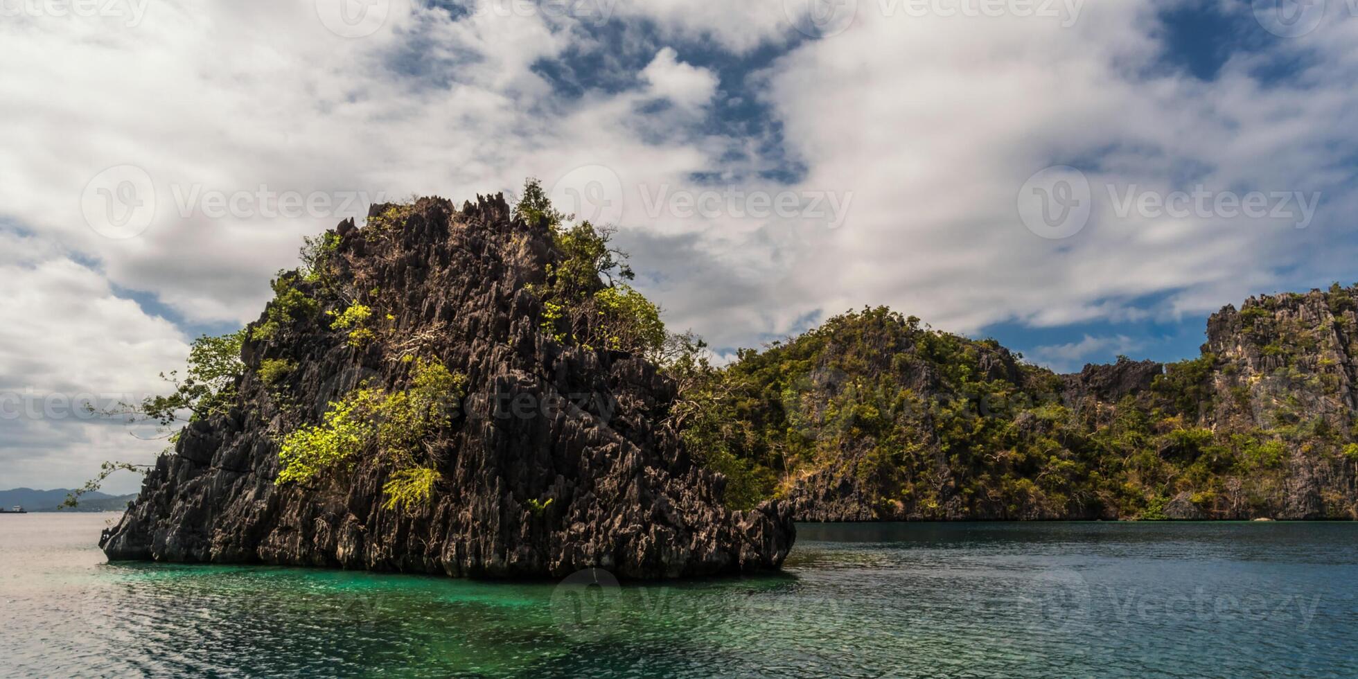 Beautiful scenery of Palawan, Philippines photo