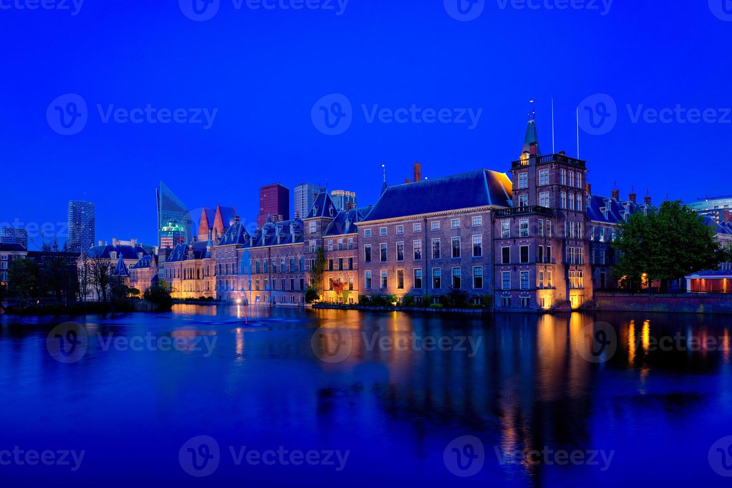 Hofvijver lake and Binnenhof , The Hague photo