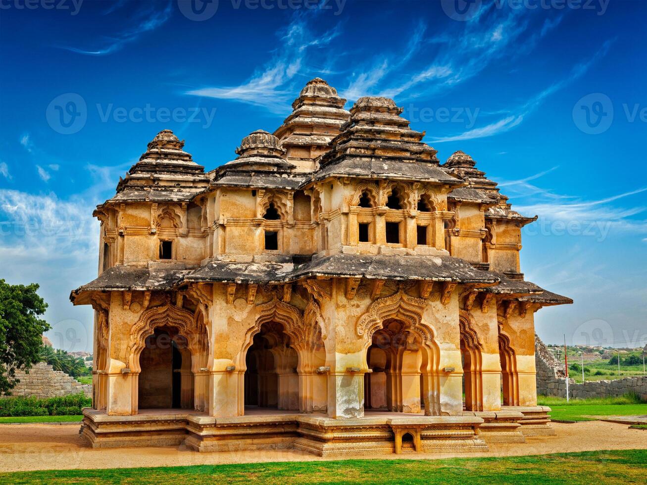 Lotus Mahal pavilion photo