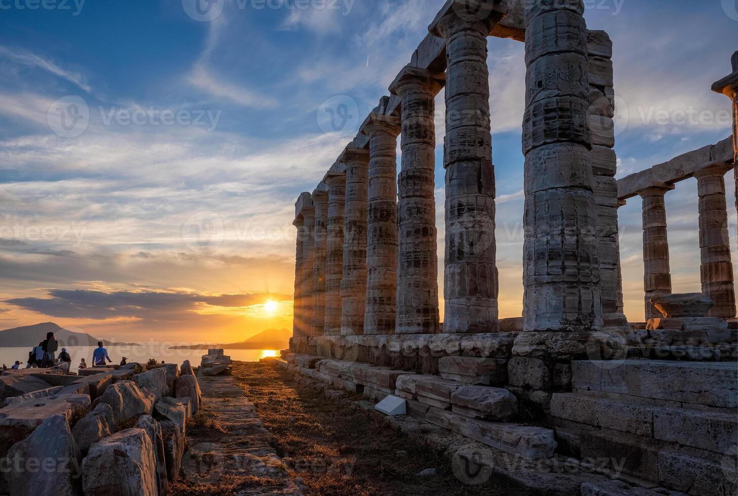 Poseidón templo restos en capa sounio en atardecer, Grecia foto