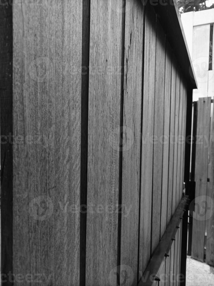 wooden gate, minimalist design. photos taken in various styles,