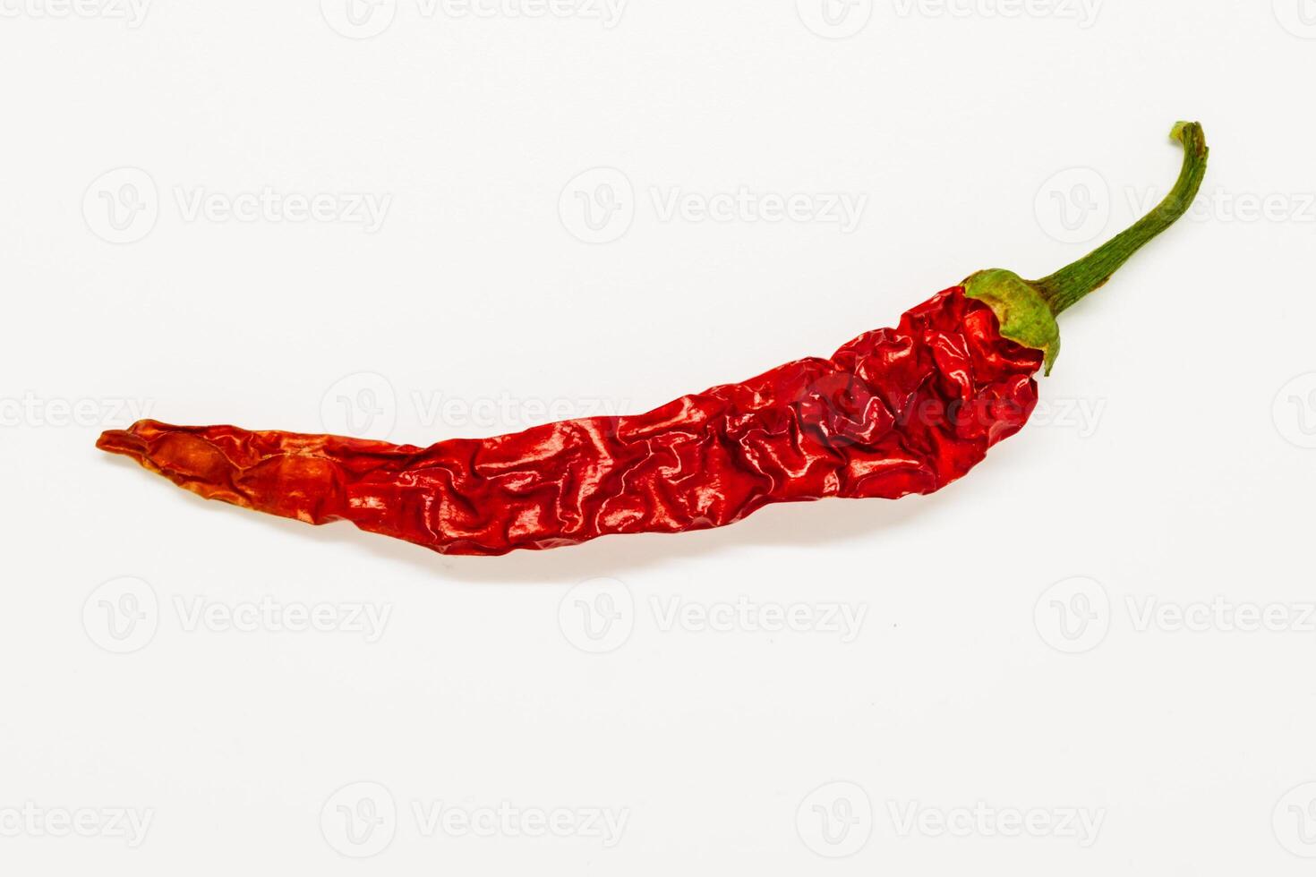 Dried red chili pepper, many benefits, stimulates the appetite and blood circulation, relieves muscle pain, antibacterial, capsicum annuum photo