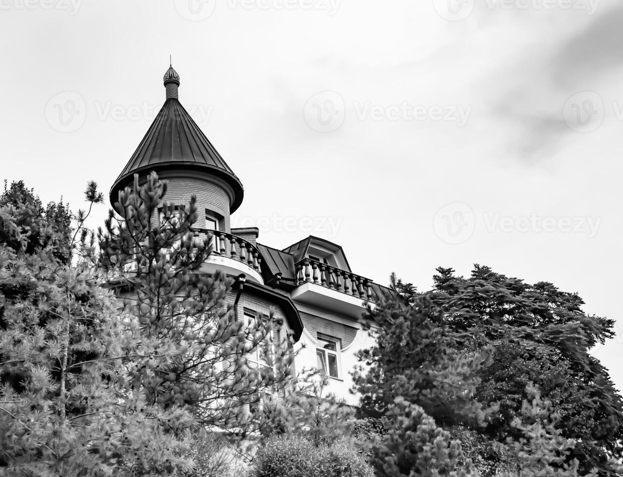 Photography on theme ancient brick castle with large tower photo