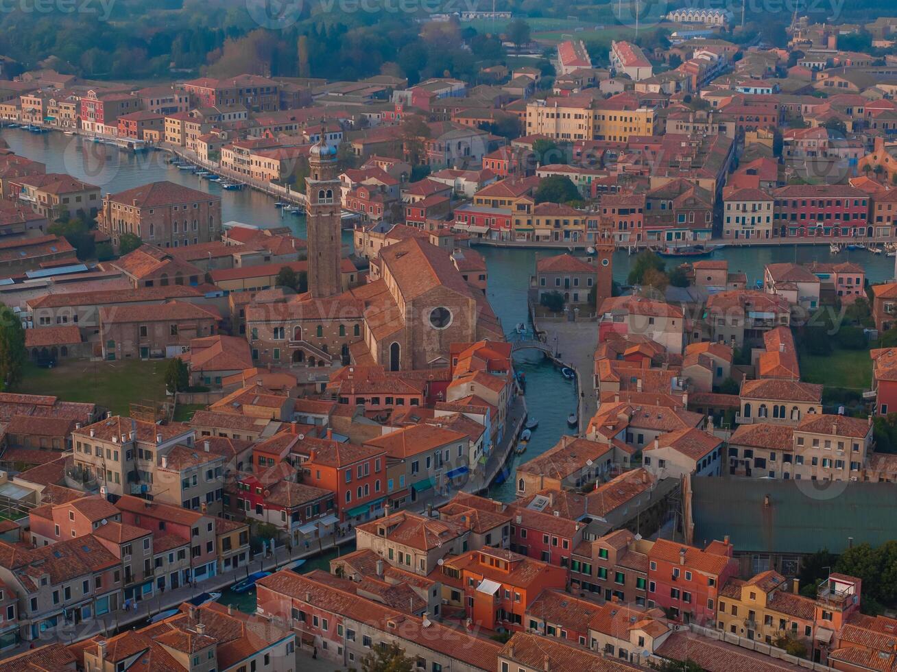 aéreo ver de Murano isla en Venecia laguna, Italia foto