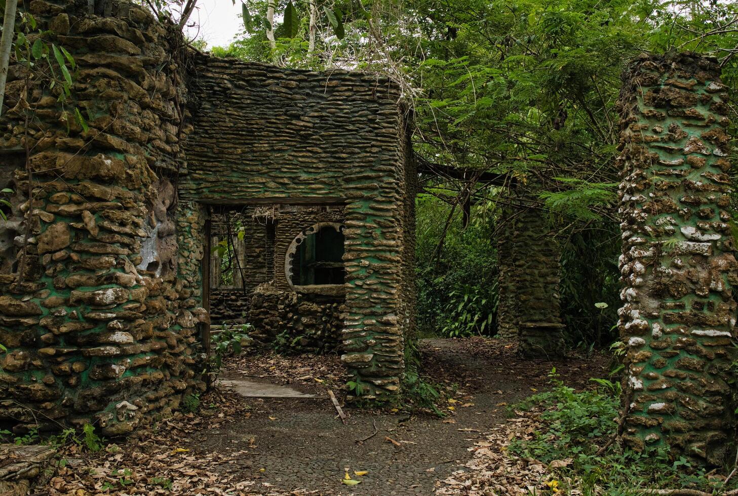 stone house ruins photo