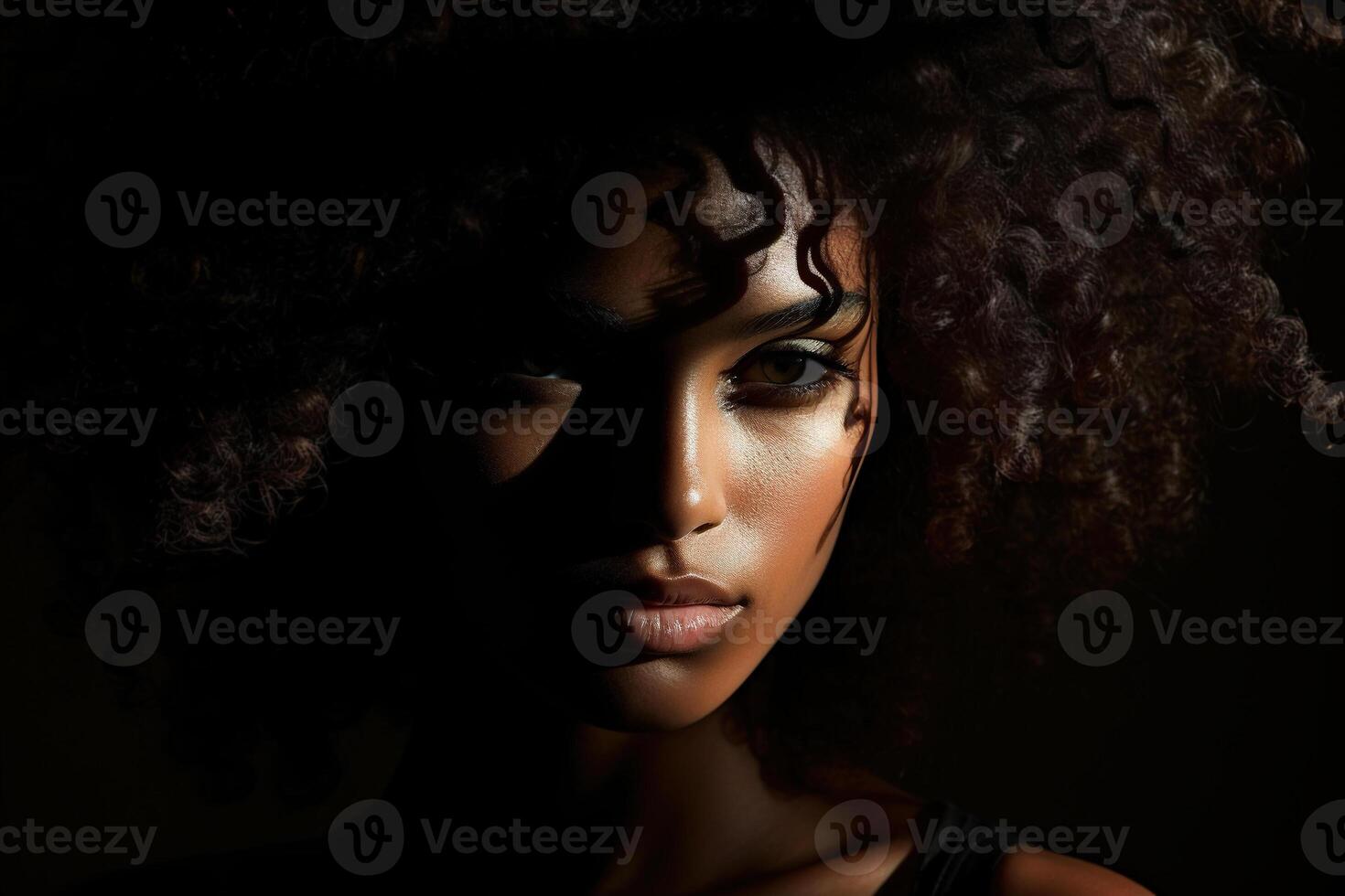 ai generado femenino Moda retrato en bajo llave, sensual hermosa africano americano mujer con afro peinado y sombra en cara foto
