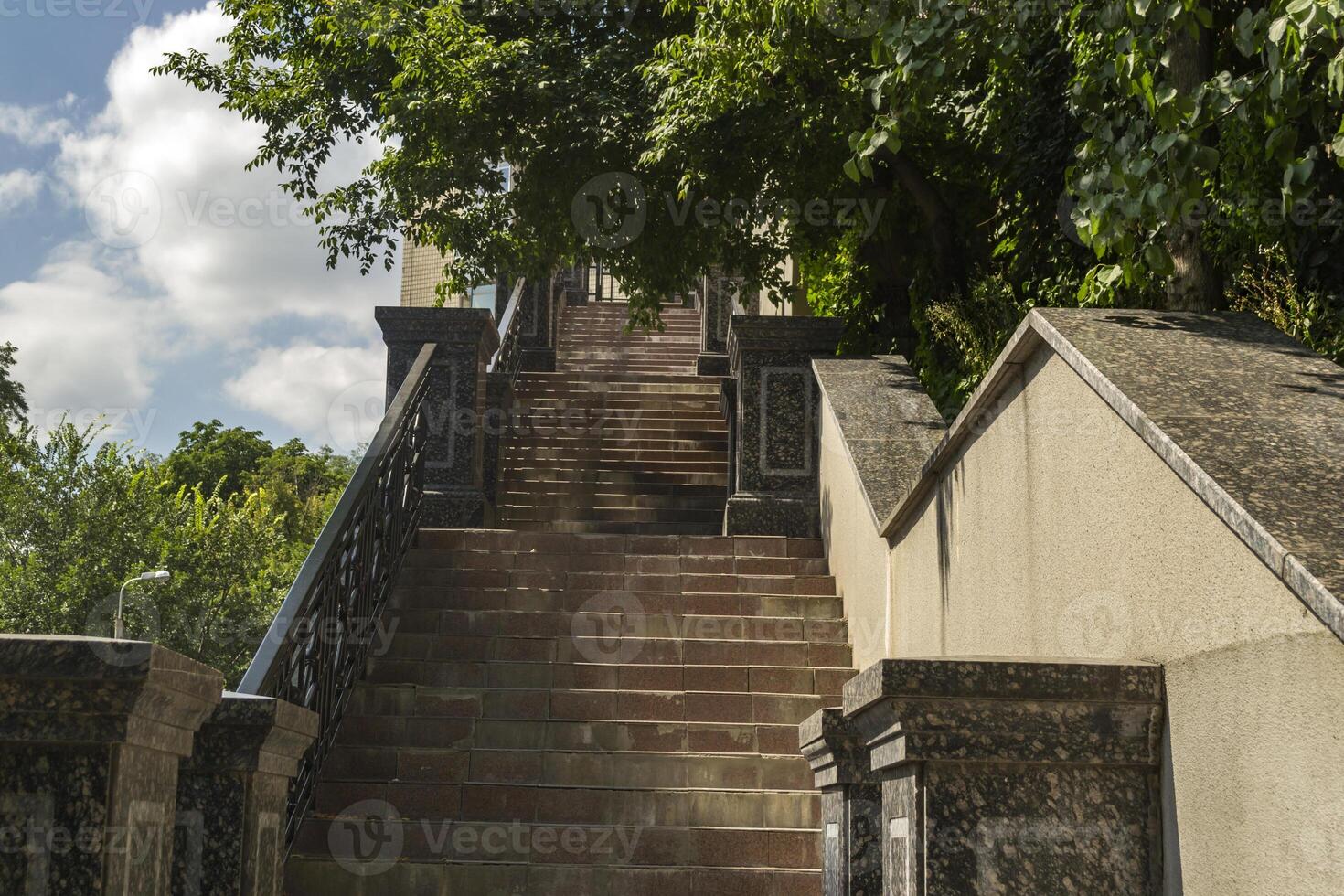 hermosa escalera arriba. foto