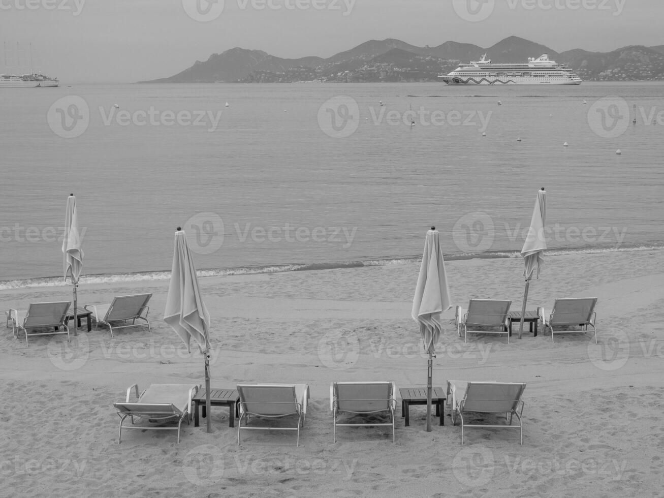the beach of cannes photo