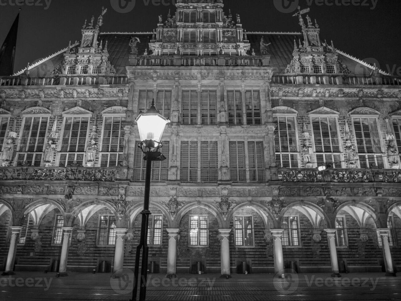 bremen at night photo