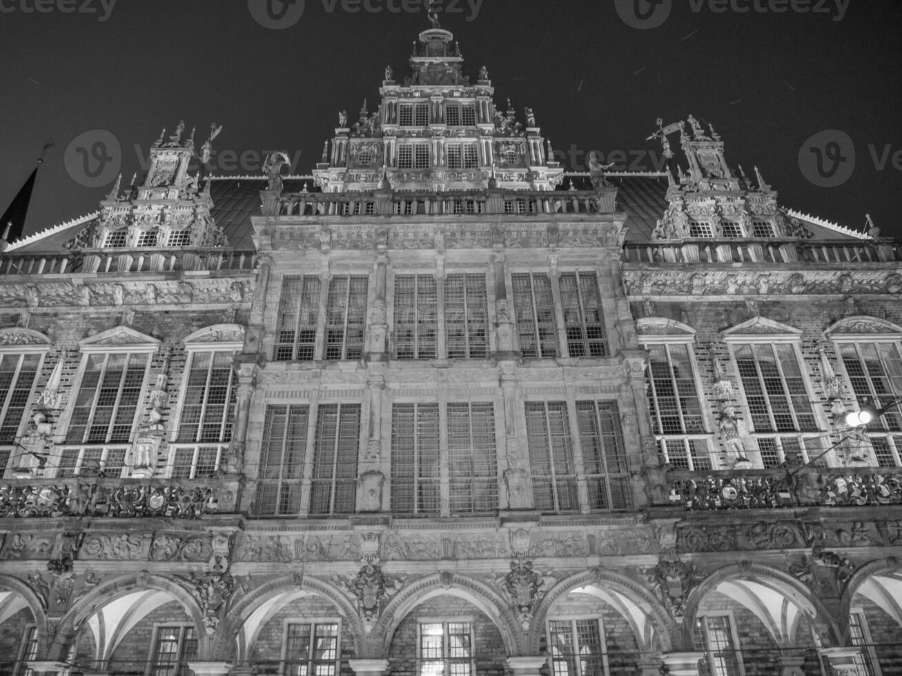 bremen at night photo