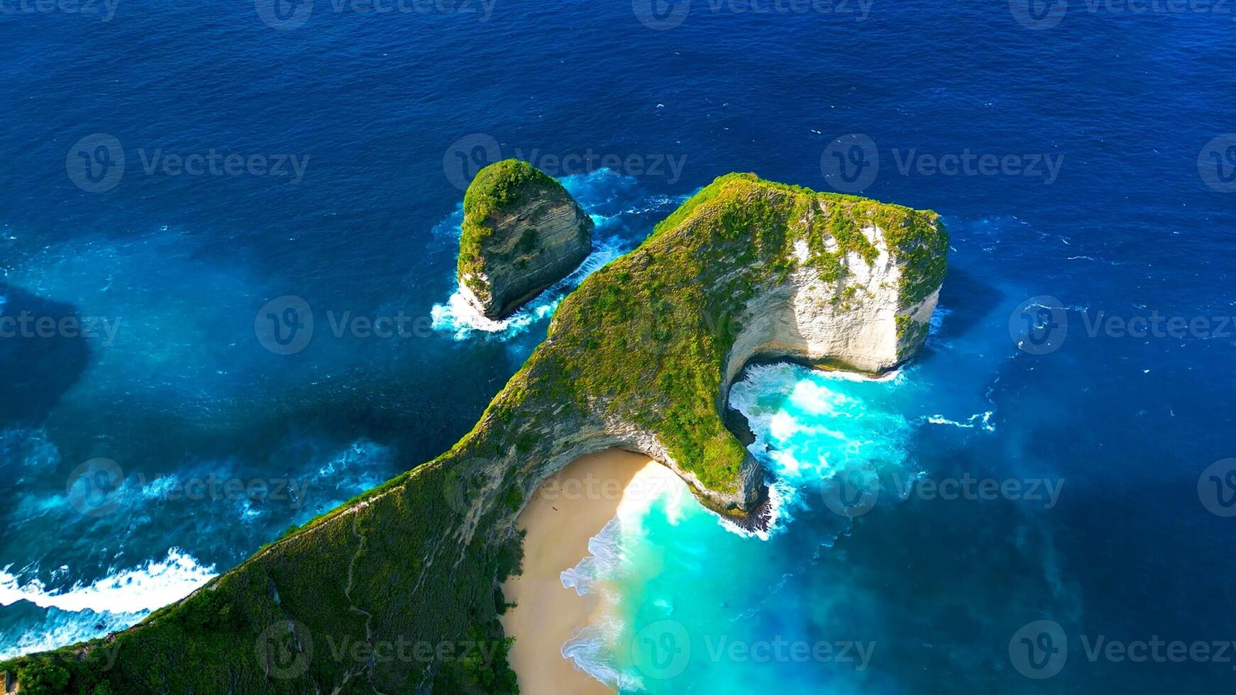 Nusa Penida, Bali, Indonesia, 2024 - Discovering the Magic of Kelingking Beach photo