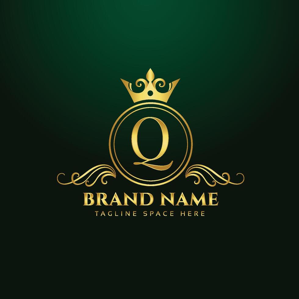 letra q concepto de logotipo ornamental con corona dorada vector