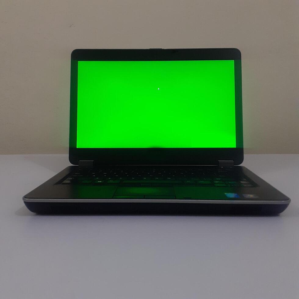 Laptop Computer Green Screen Free photo