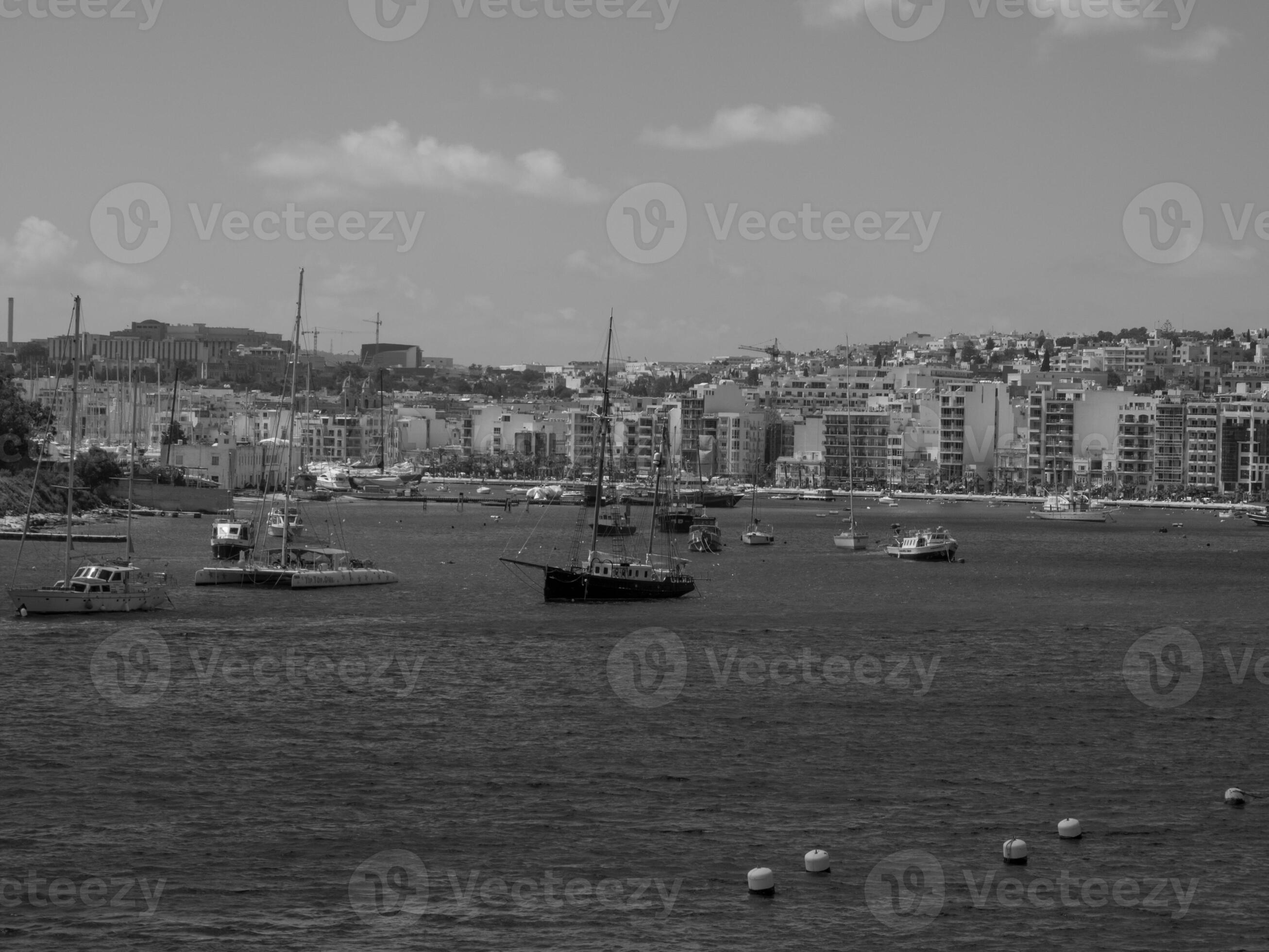 The island of malta 41435071 stock photo at vecteezy