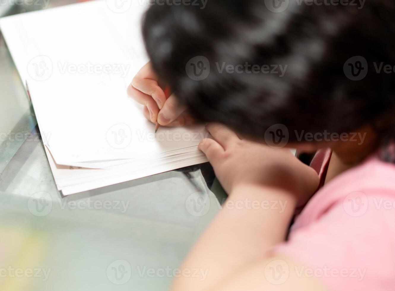 niño escribir Nota foto