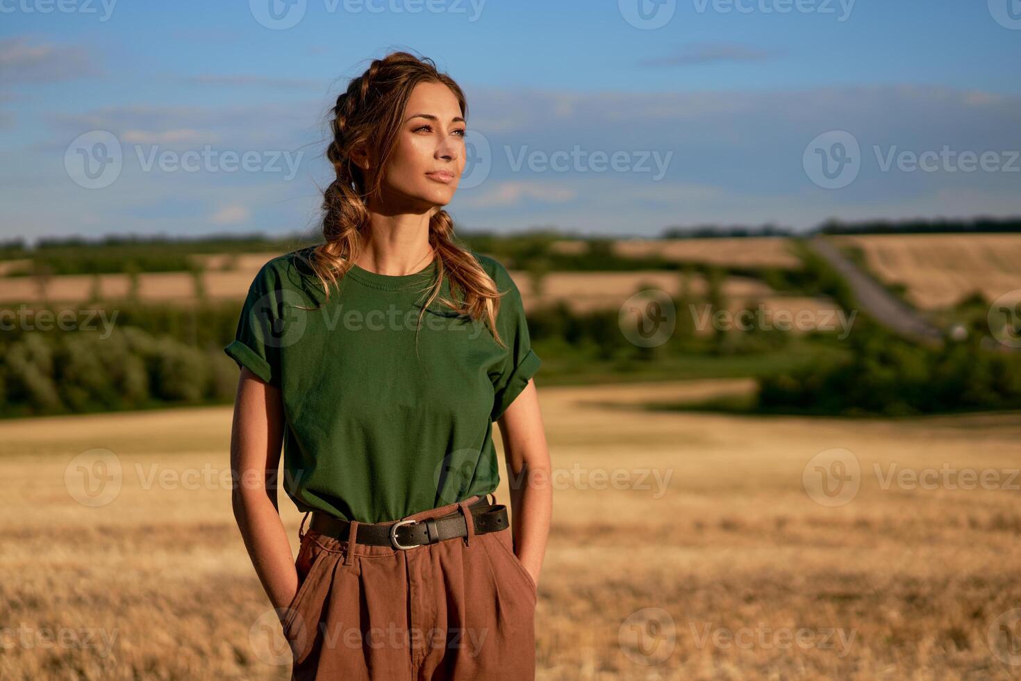 Woman farmer straw hat standing farmland smiling Female agronomist specialist farming agribusiness Happy positive caucasian worker agricultural field photo