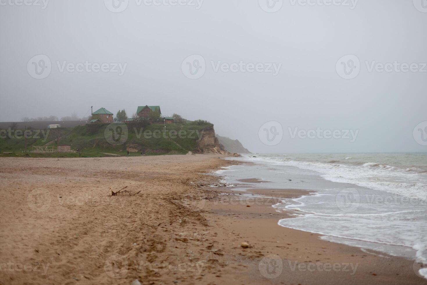 costa de negro mar temprano en el Mañana foto