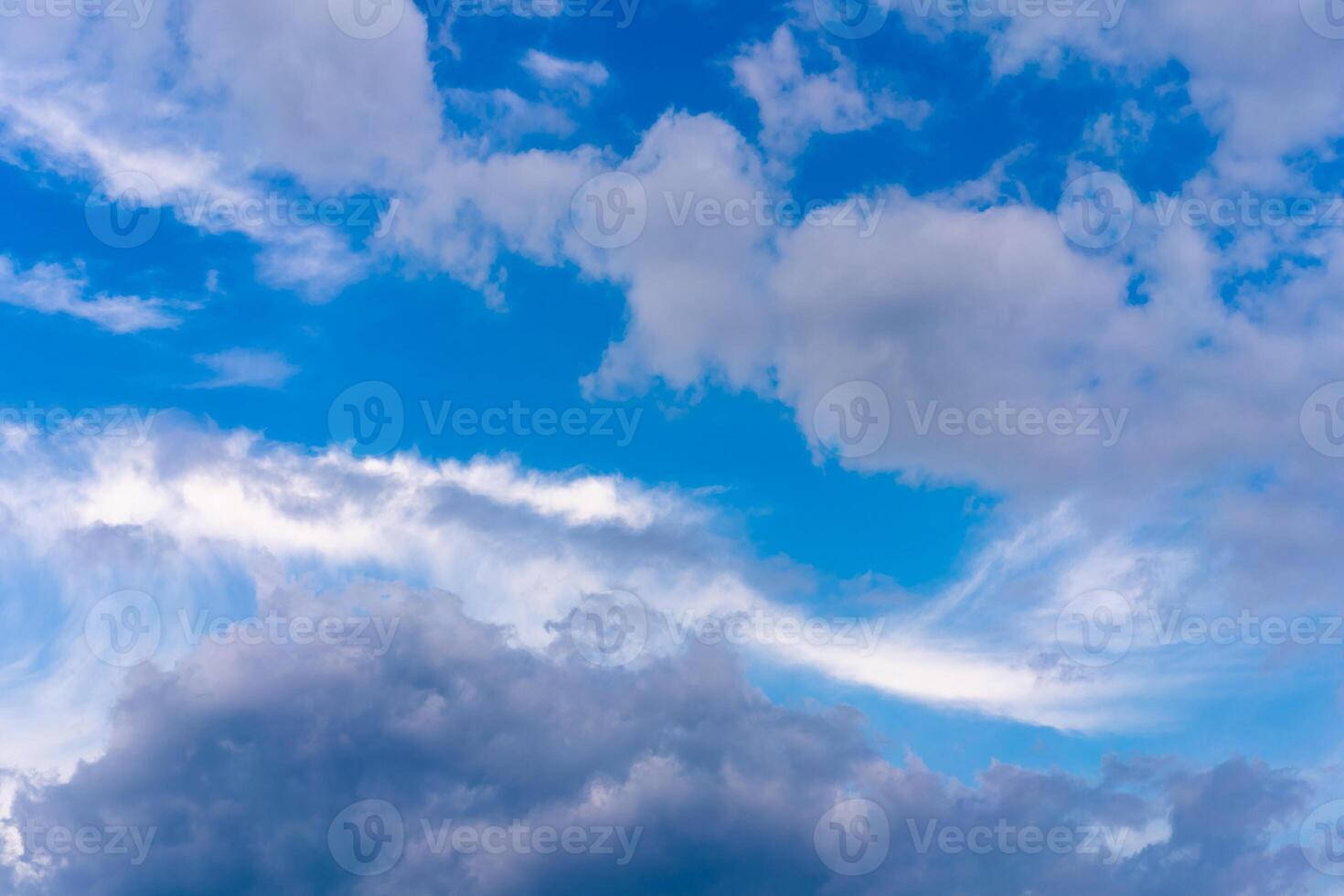 dramático nube cielo antecedentes pesado lluvioso nubes hermosa Cloudscape foto