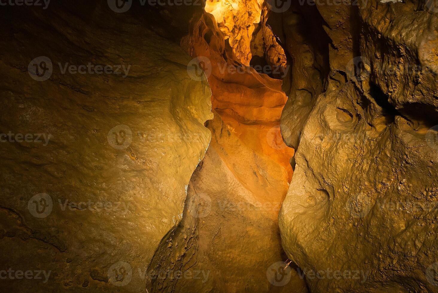 Night photography in caves with flashes photo