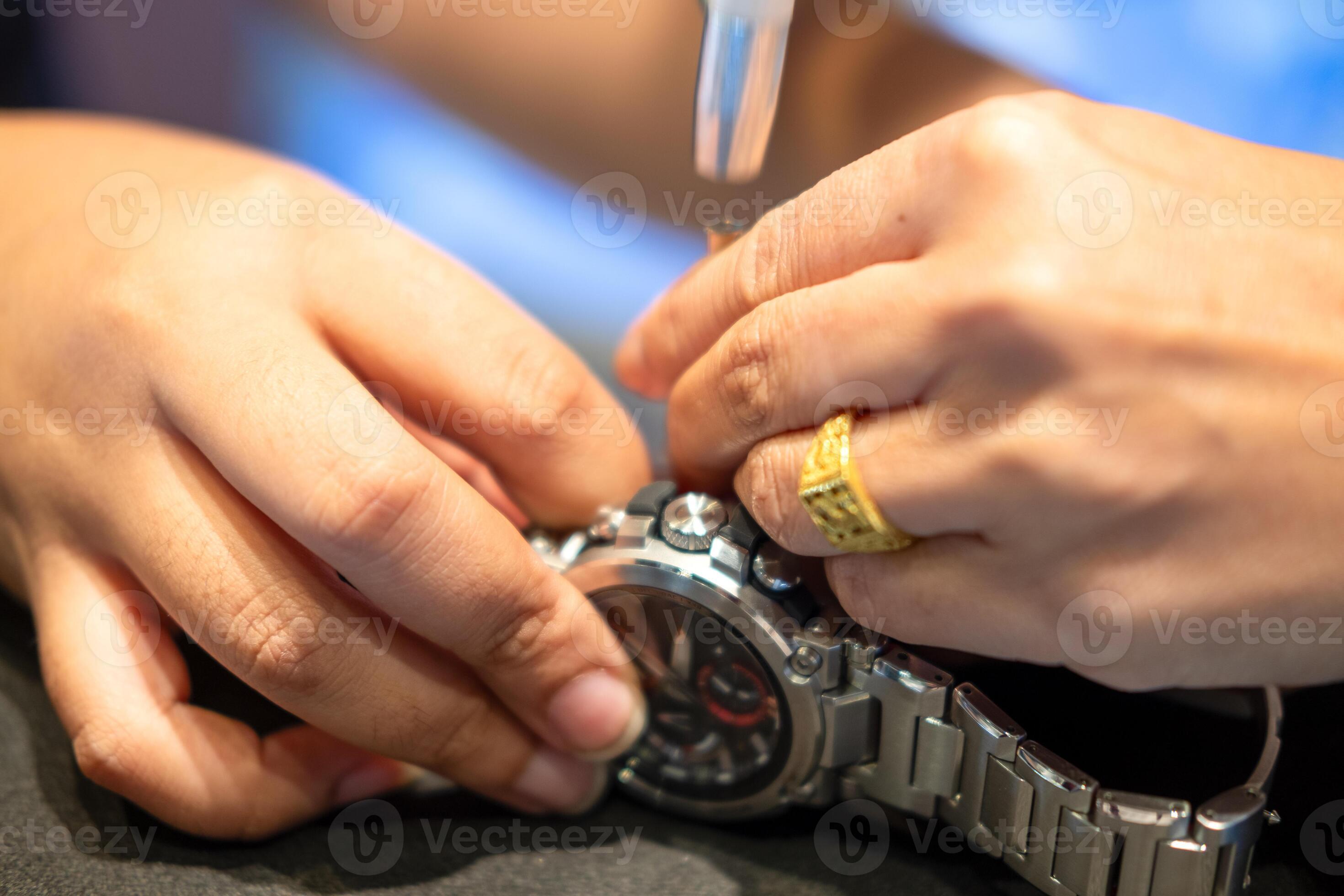 Spring bar tool used to remove spring bars to change watch strap