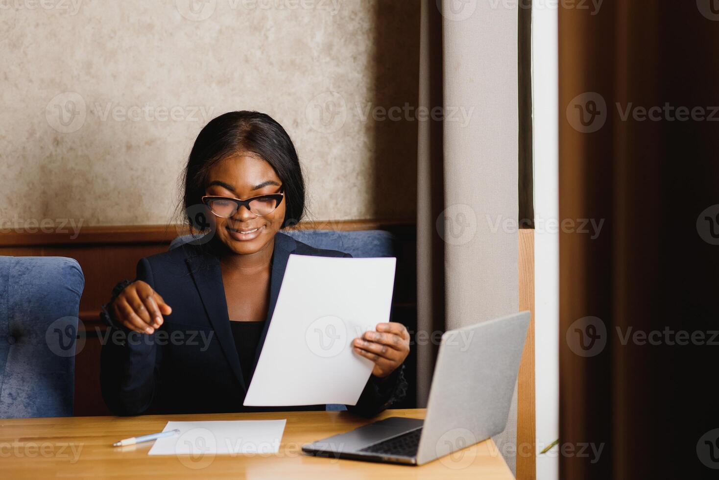 Portraite of a African-American business woman. photo