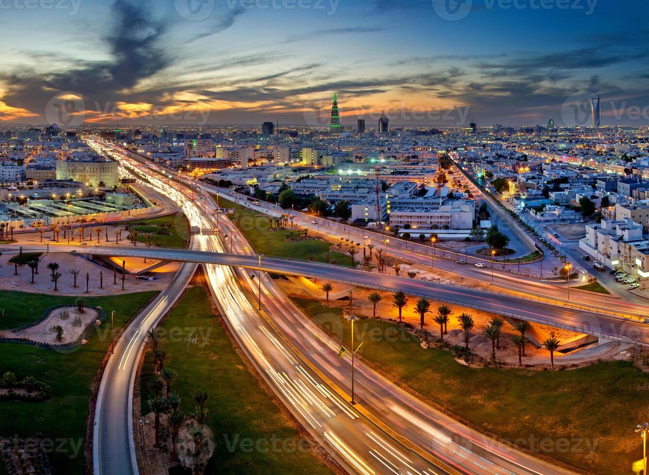 maravilloso y hermosa ciudades y rascacielos en el Reino de saudi arabia foto