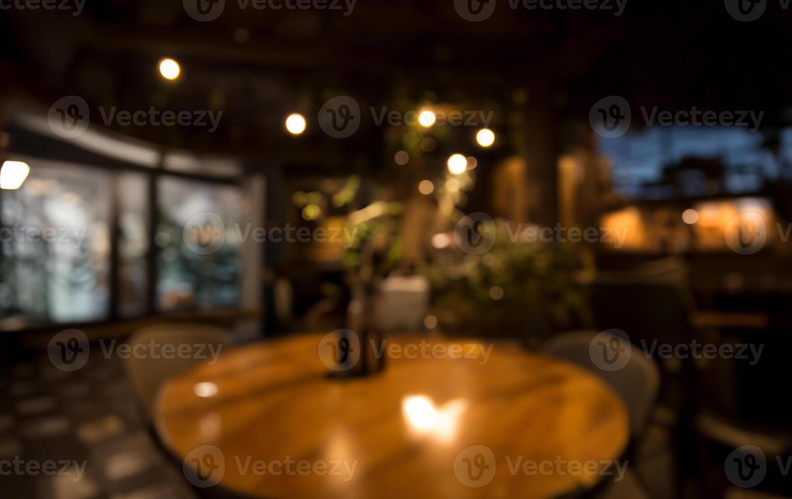 acogedor café ambiente, vacío de madera mesa con dorado bokeh en oscuro antecedentes. foto