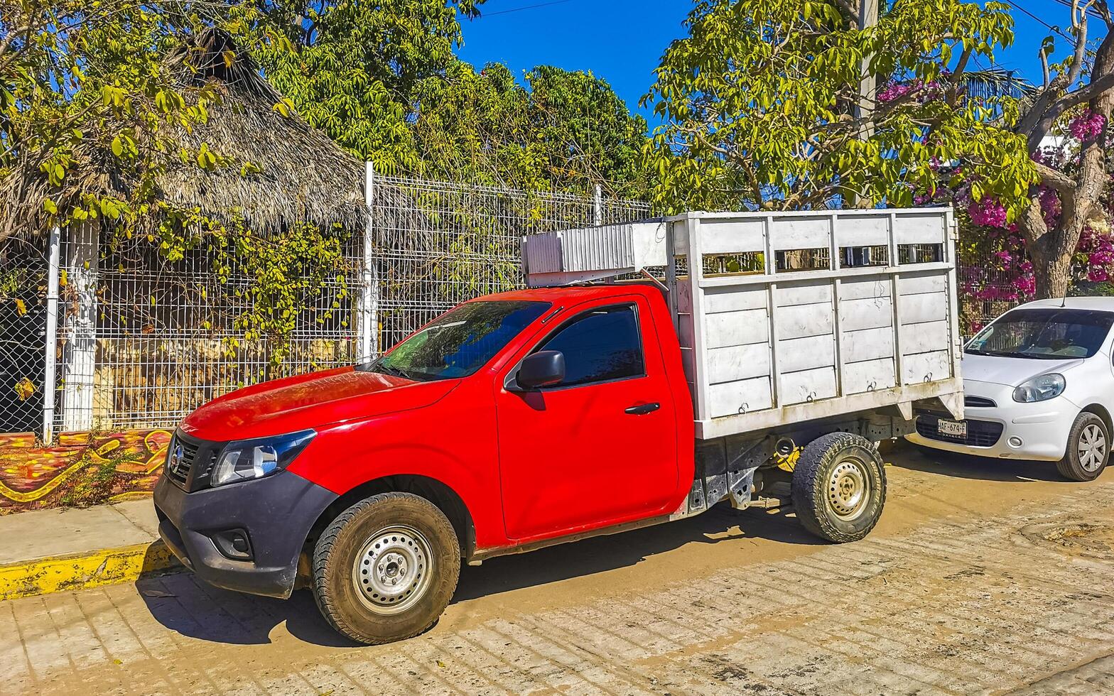 puerto escondido oaxaca mexico 2023 mexicano recoger camión coche suv 4x4 apagado la carretera vehículos México. foto