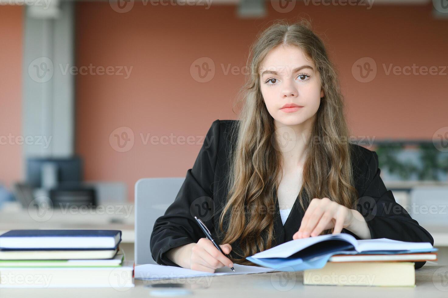 girl at the desk in school photo