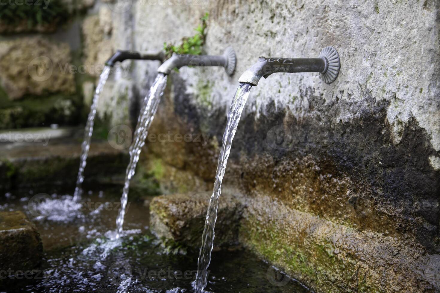 fuente con agua foto