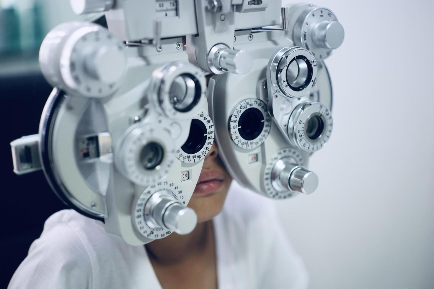 Kid eye test photo